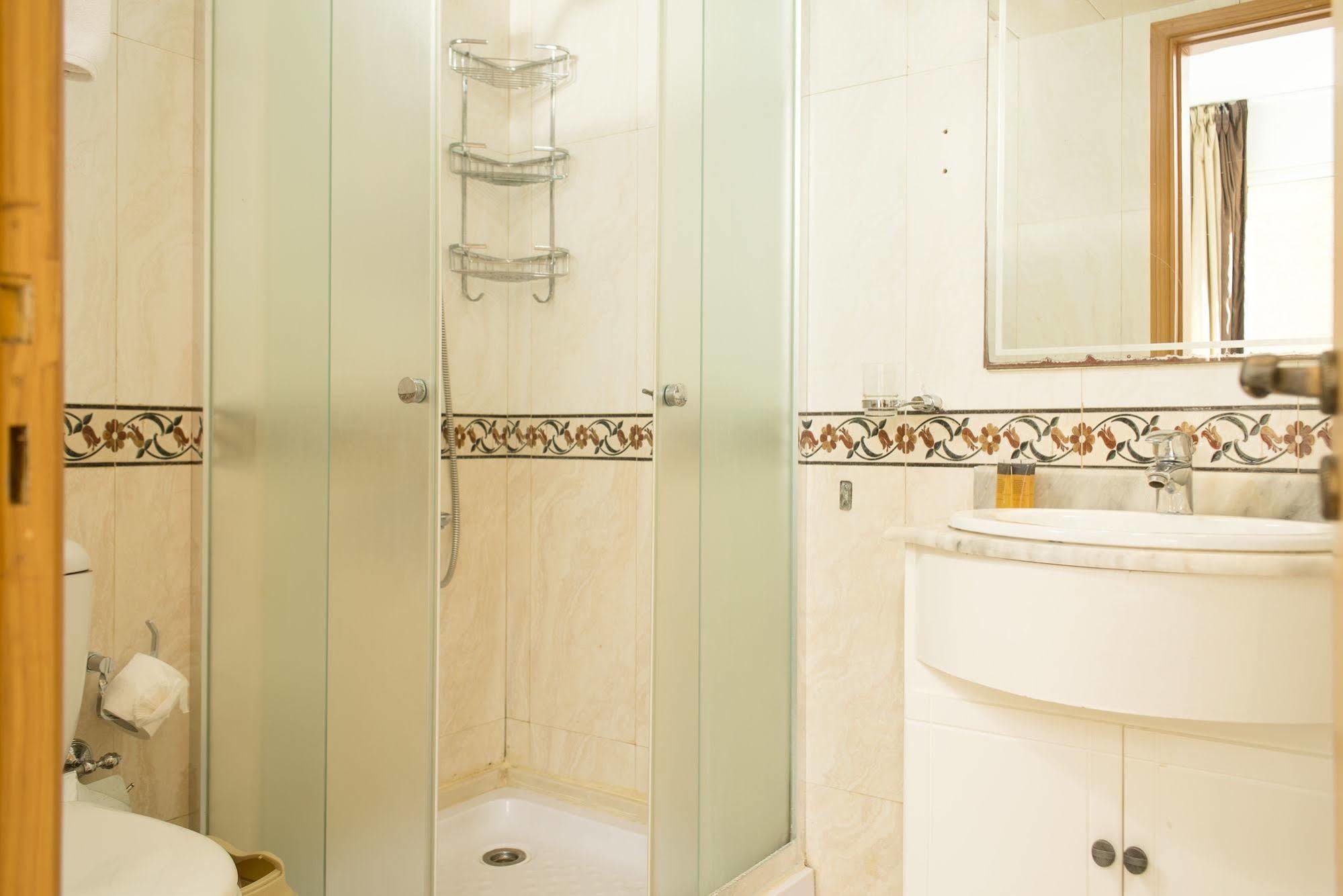 Bliss 3000 Furnished Studios Beirut Eksteriør bilde