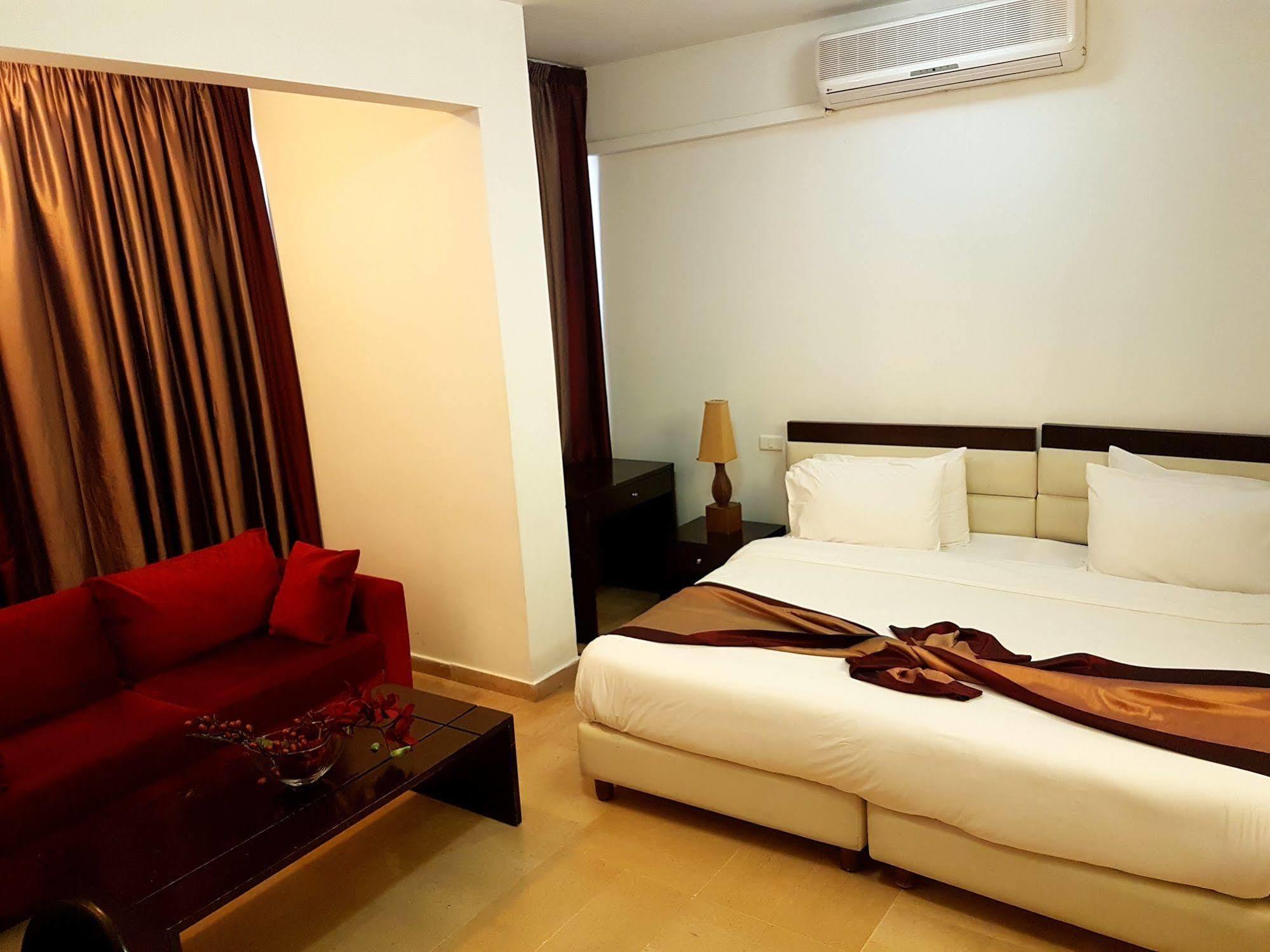 Bliss 3000 Furnished Studios Beirut Eksteriør bilde